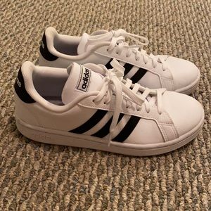 COPY - Lightly worn Adidas sneakers